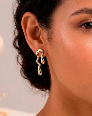 Brinco Banhado a Ouro 18k com Design Moderno