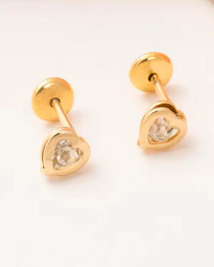 Brinco Baby Banhado a Ouro 18k com Zircônia Cristal em Formato Coração
